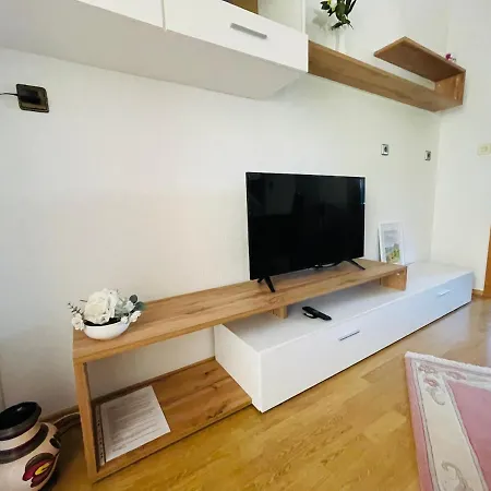 Vanessa Apartment *